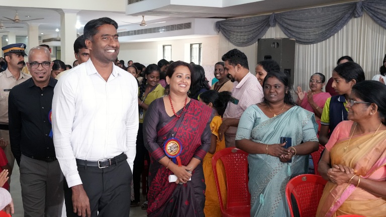 ST. XAVIER`S HS CHEVOOR (22006)