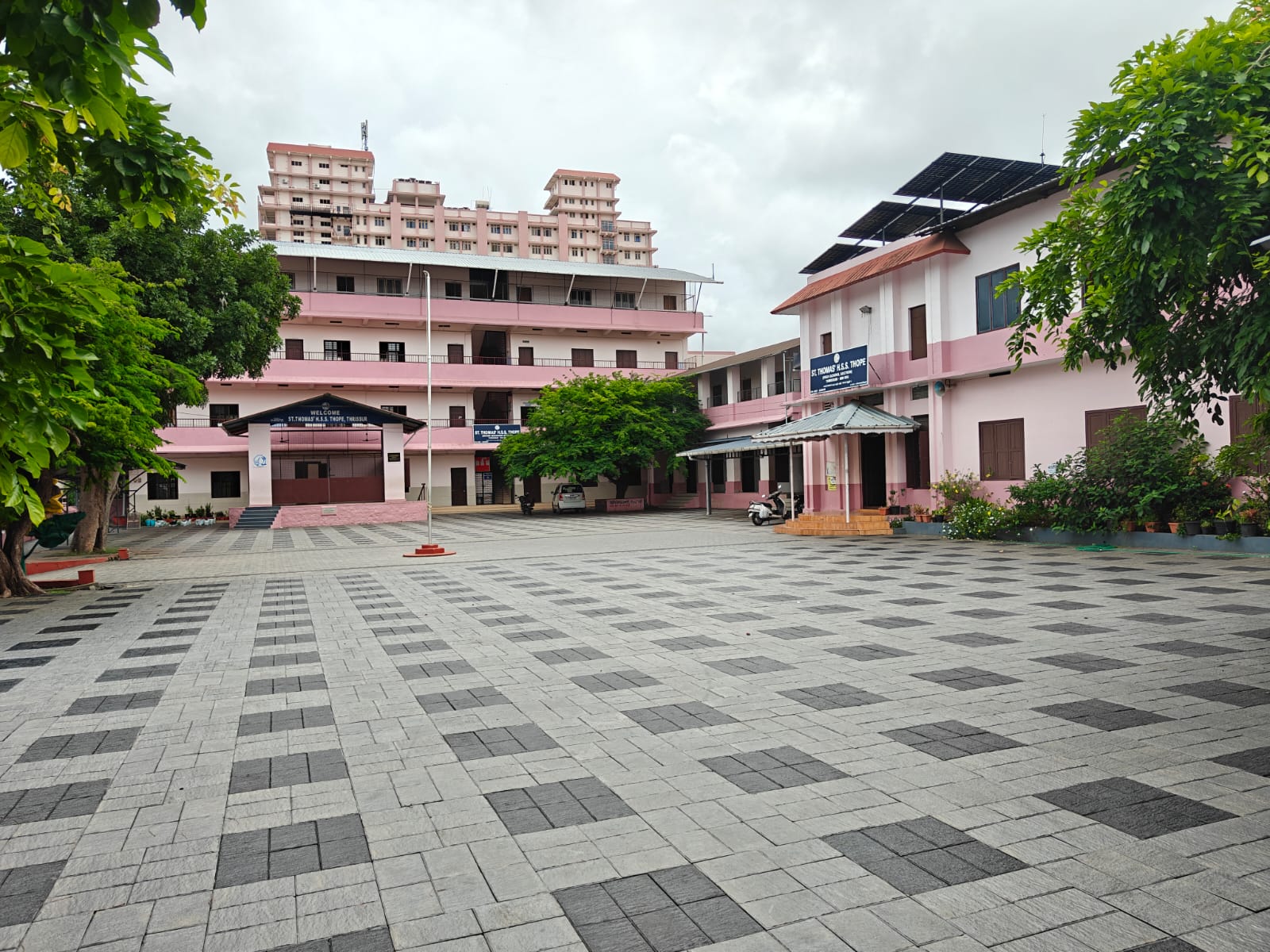 ST. THOMAS HS THOPE (22051)