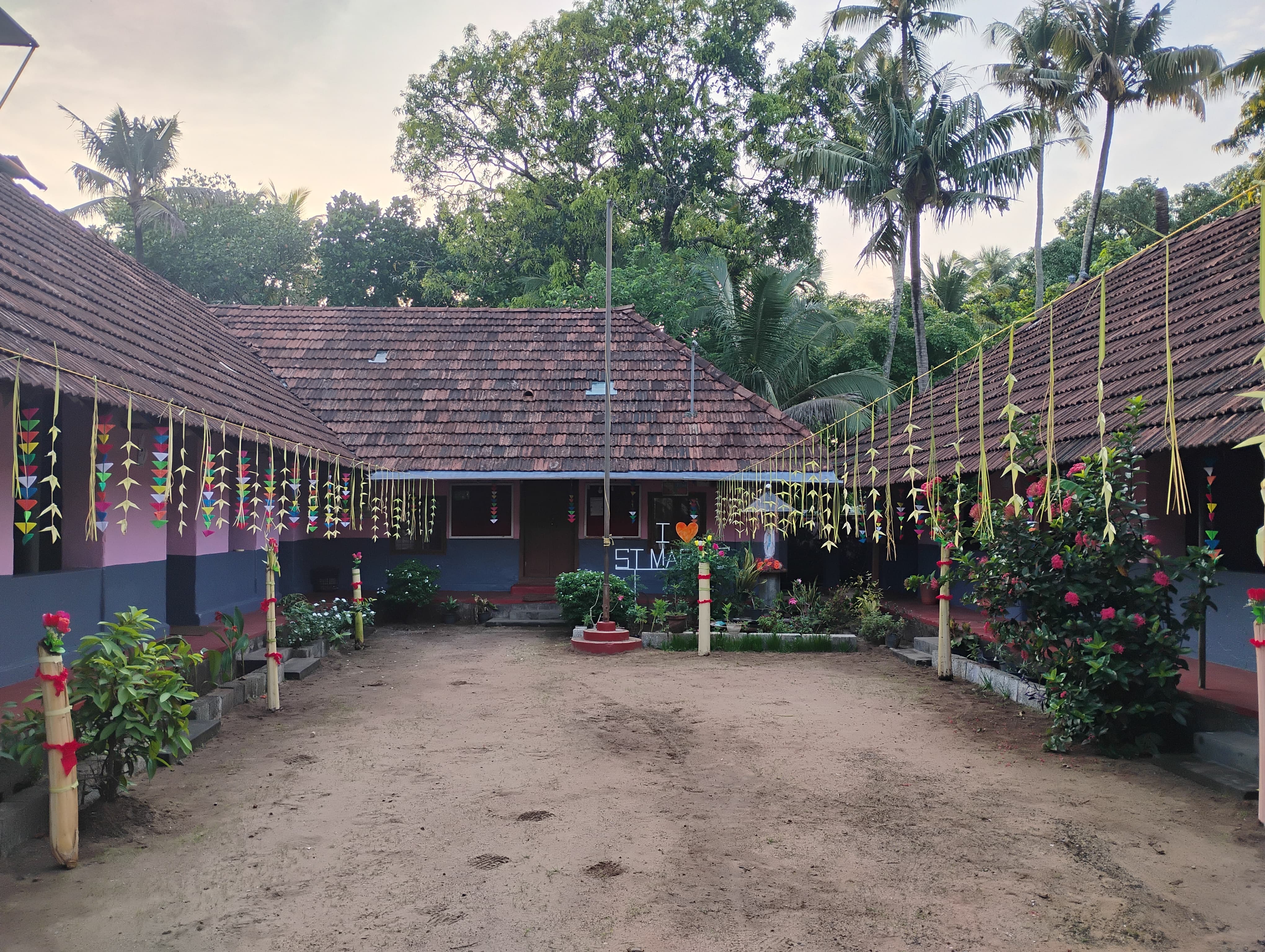 ST. MARY`S LPS ENAMAKKAL (24419)