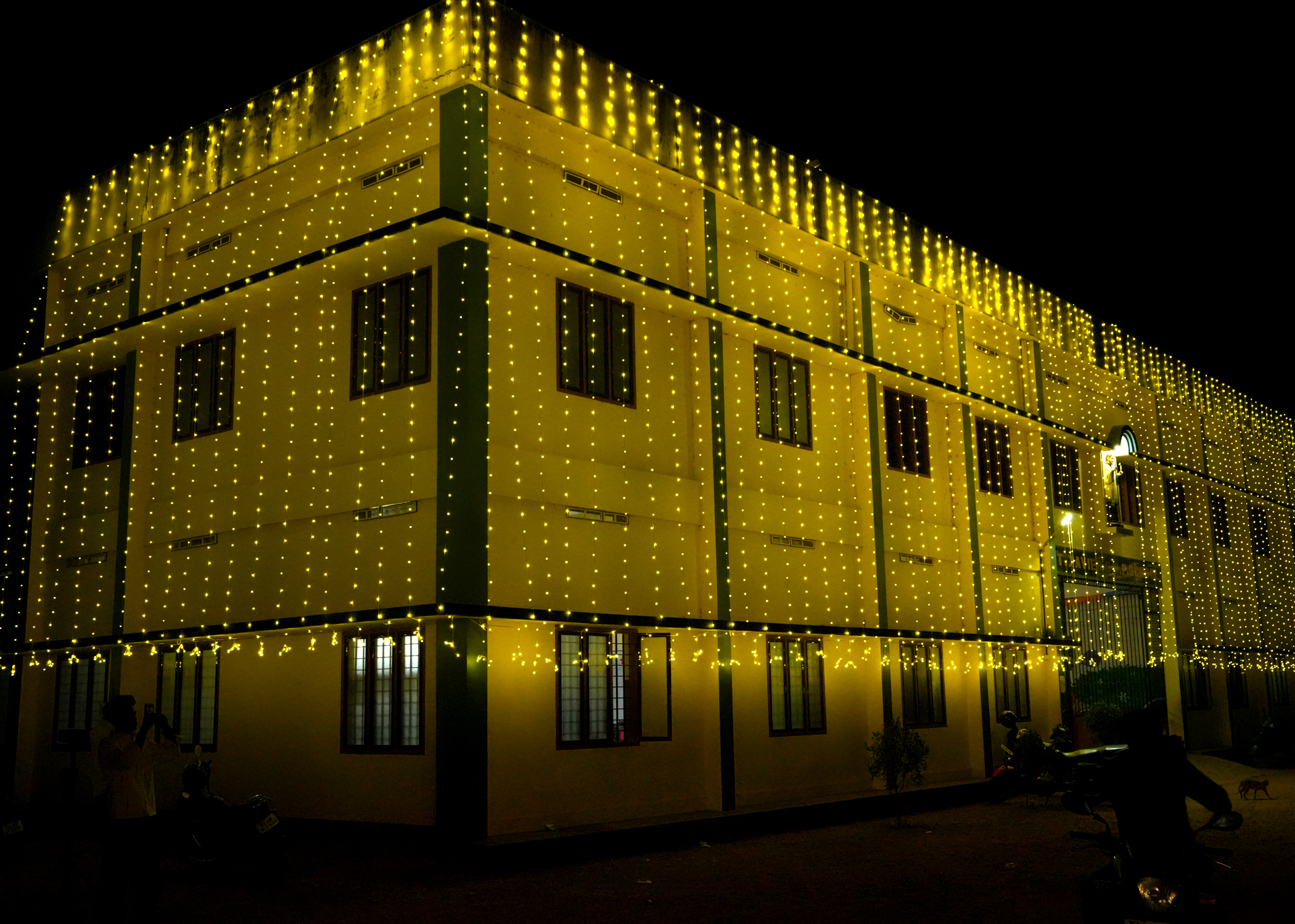 ST. XAVIER`S UPS VELUR (24361)